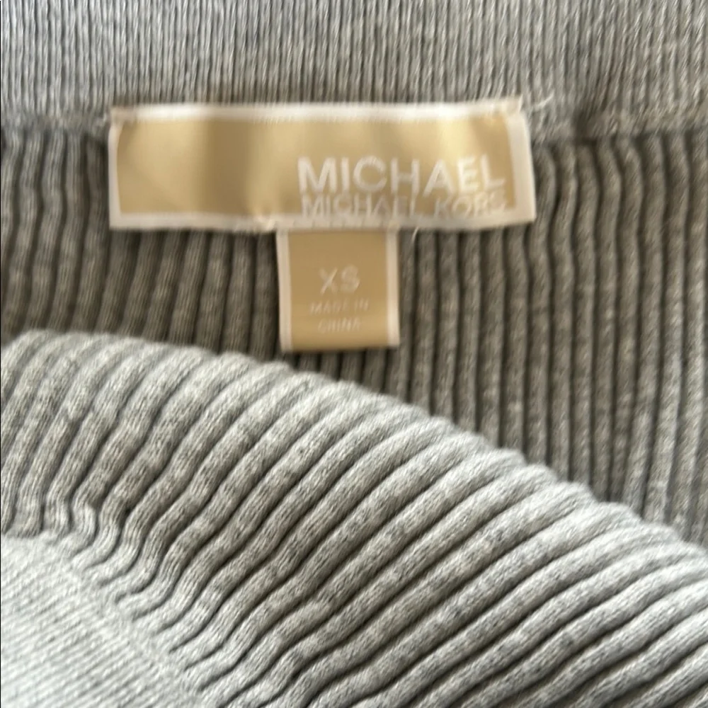Elegant Michael Kors Gray Pleated Skirt size XS